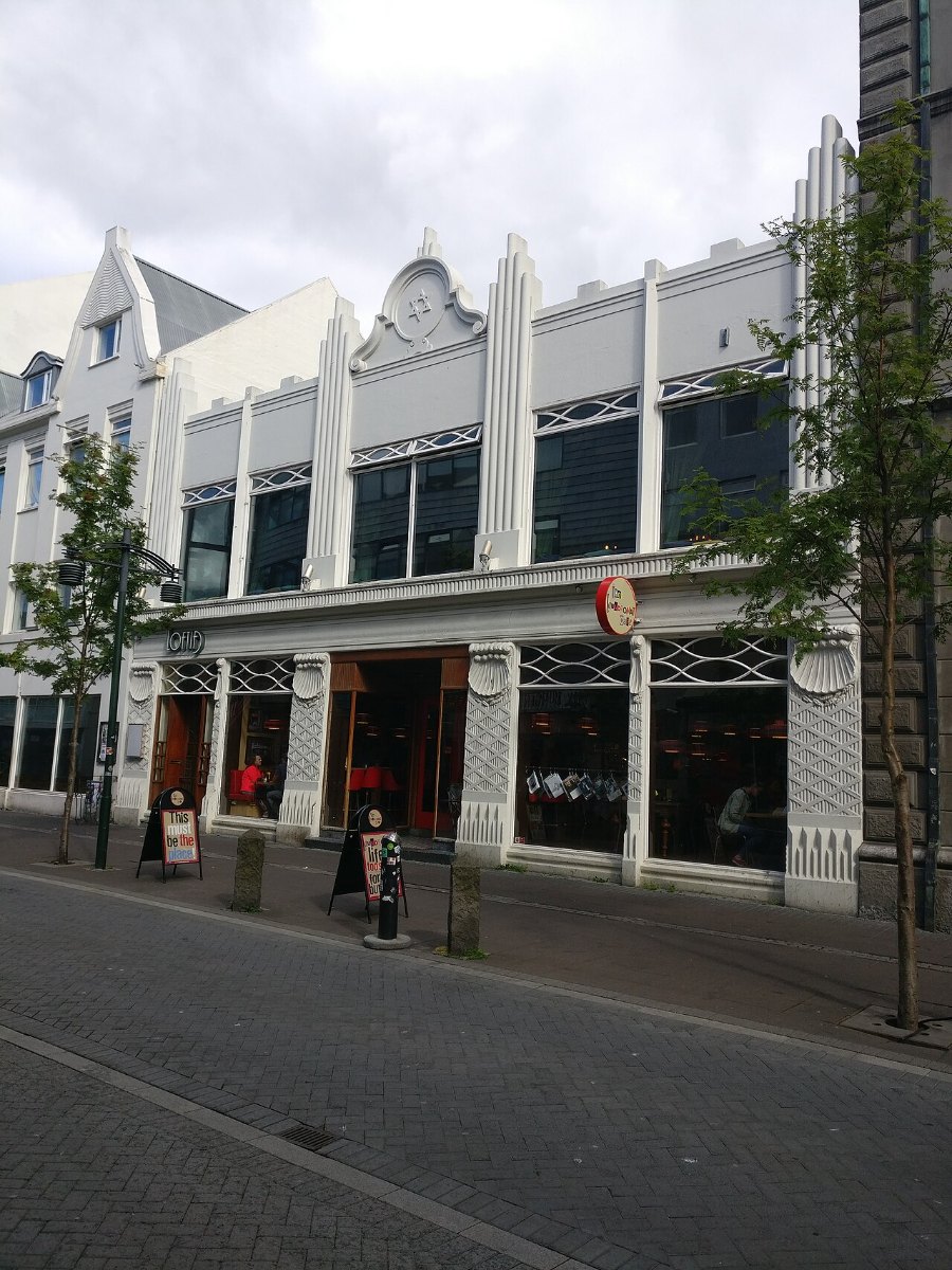 Austurstræti 9 árið 2017.