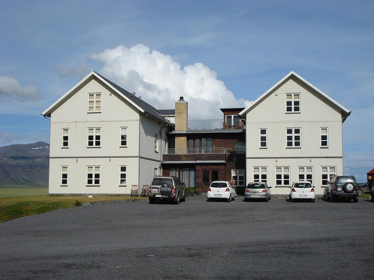 Nýja Hótel Búðir, sem reis á sama stað, júlí 2007.