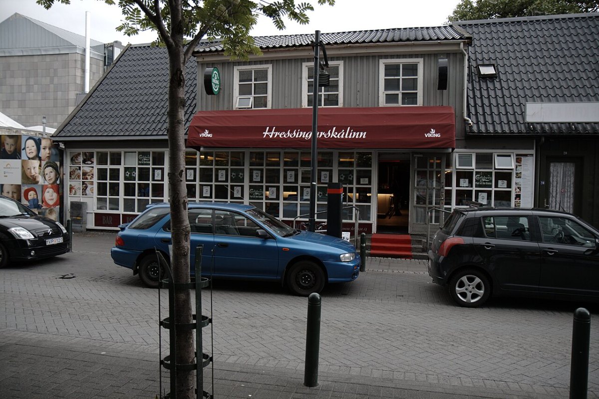 Hressingarskálinn í Austurstræti, júní 2008.