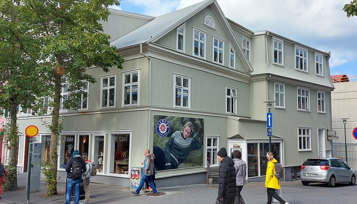 Laugavegur 11 árið 2022.
